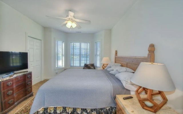 Magnolia Pointe Luster Leaf 4825-102