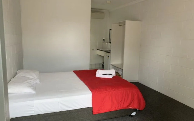 Pit Pony Hotel