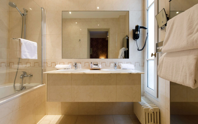 Hotel & Spa Le Grand Monarque, Best Western Premier Collection