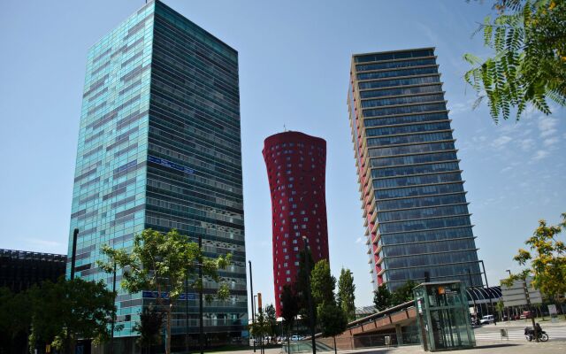 Отель Apt. Fira Gran Via - Barcelona4Seasons вид на фасад