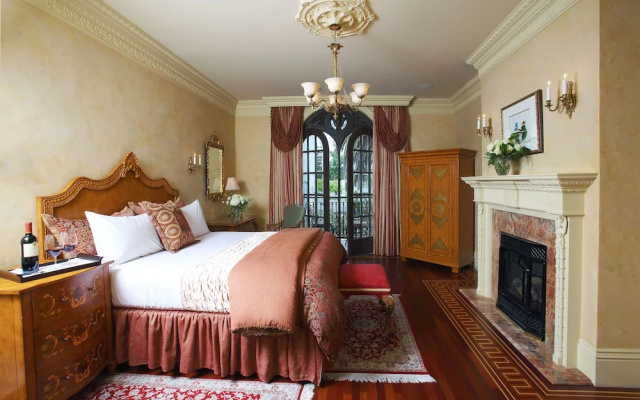 Ledson Hotel