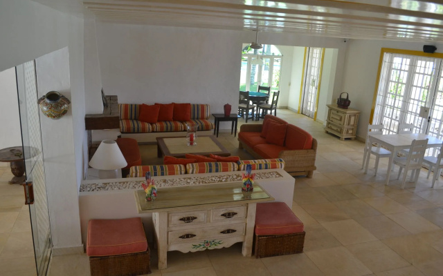 Villa Raphael