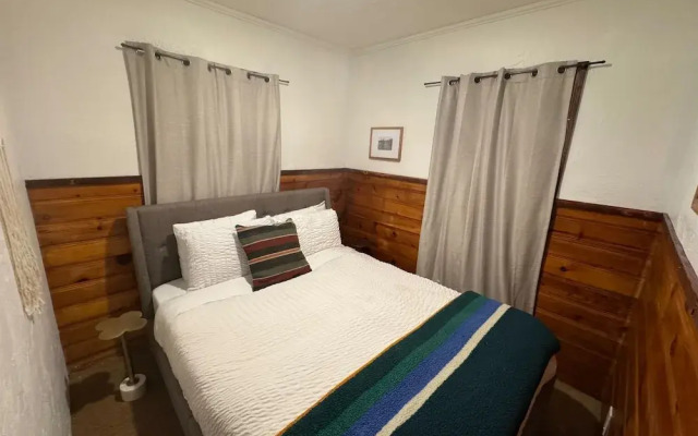 Three Pines Cabins Lodge