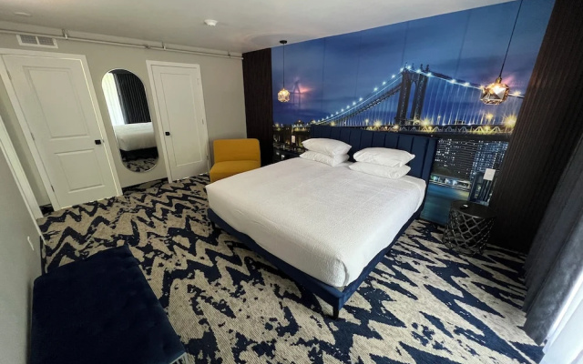 Lighthouse Inn & Suites