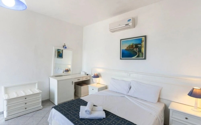 Mina Beach Hotel