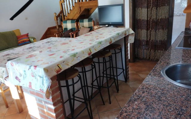 LA NOZAL (piscina, barbacoa, jardín...)