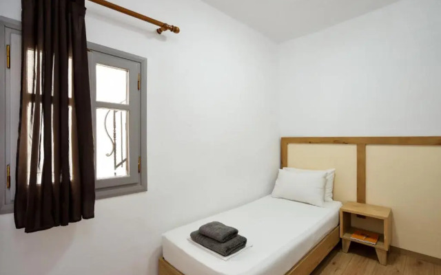 Urban Studios Manos