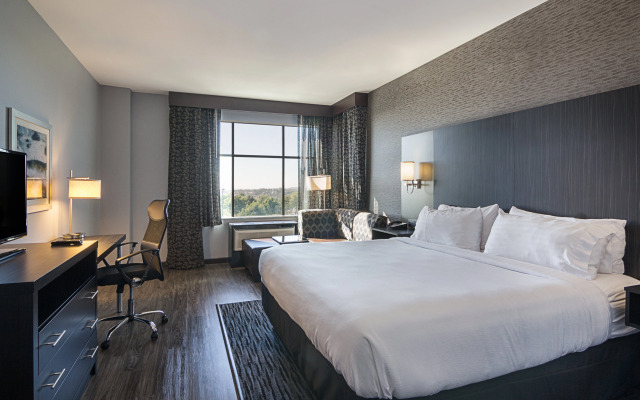 Holiday Inn & Suites Silicon Valley - Milpitas by IHG