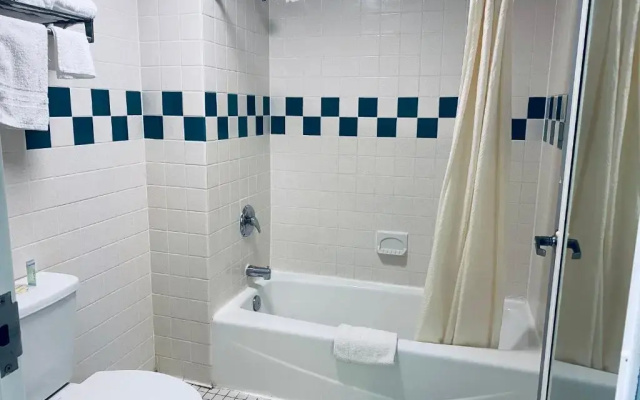 Excel Inn & Suites