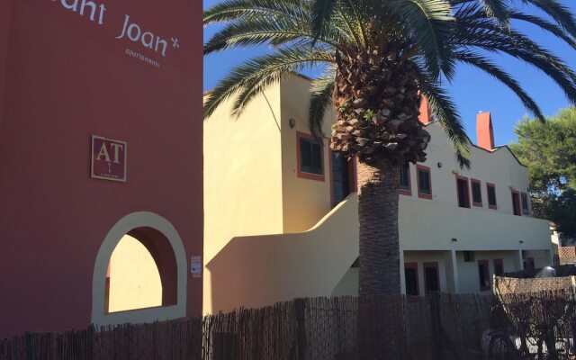 Отель Sant Joan Apartaments - Adults Only вид на фасад