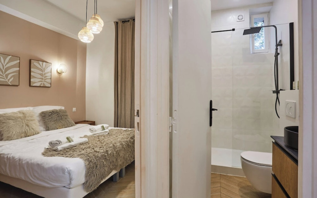 Sublime Flat Paris Bois de Vincennes by Studio Prestige