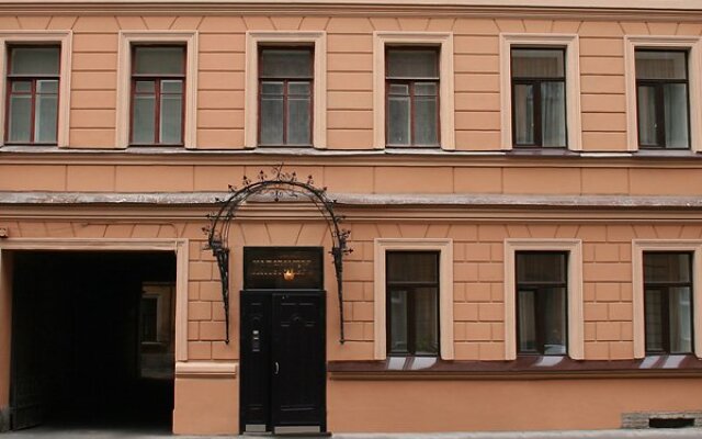 Гостиница Мини-отель Холстомеръ в Санкт-Петербурге 7 отзывов об отеле, цены и фото номеров - забронировать гостиницу Мини-отель Холстомеръ онлайн Санкт-Петербург вид на фасад