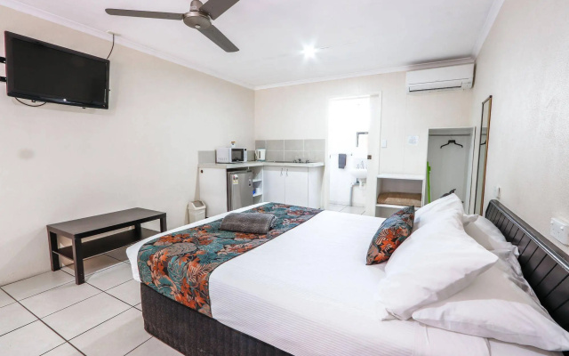 Tin Can Bay Motel