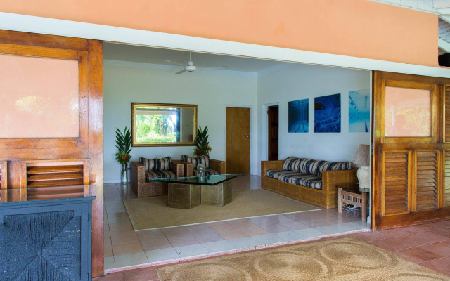 4 BR Oceanfront Family Villa - Ocho Rios