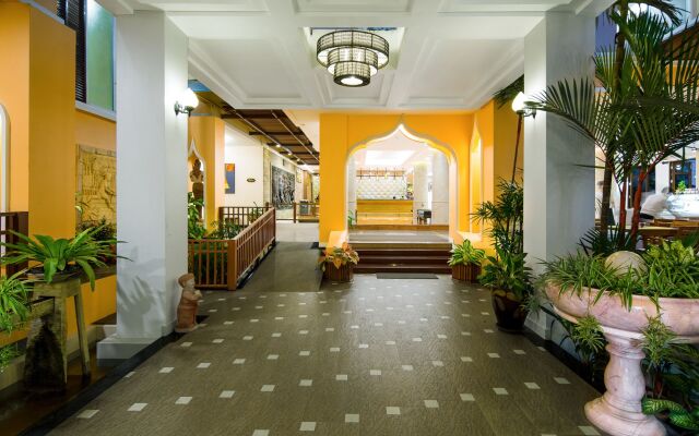Отель Aiyara Palace Таиланд, Паттайя - 3 отзыва об отеле, цены и фото номеров - забронировать отель Aiyara Palace онлайн вид на фасад