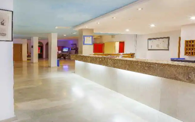 Apartamentos Mar y Playa 2