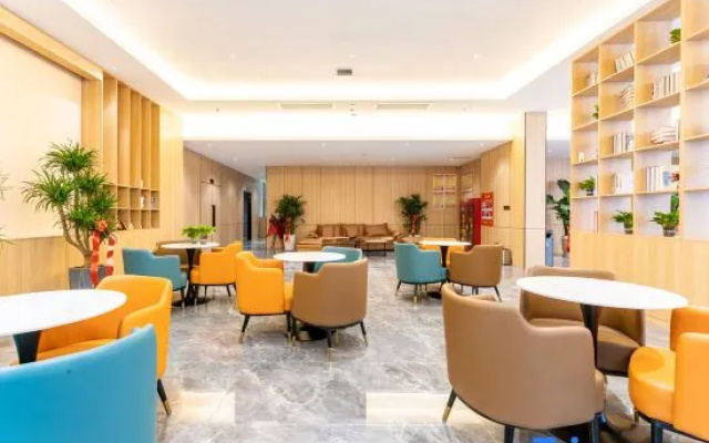 Joying Hotel
