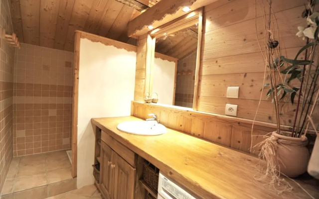 Apartment With 4 Bedrooms in Champagny-en-vanoise, With Wonderful Moun