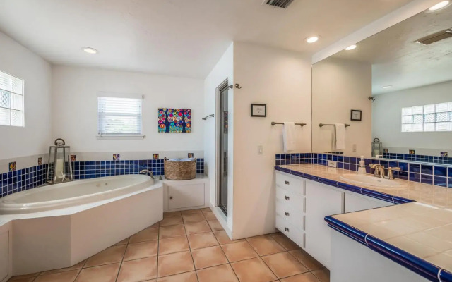Glory Days - 206 Archer Way