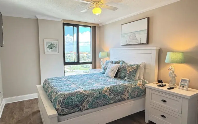 Coastal Nest @ Enclave 602a