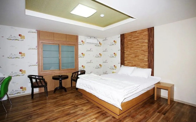 N Motel