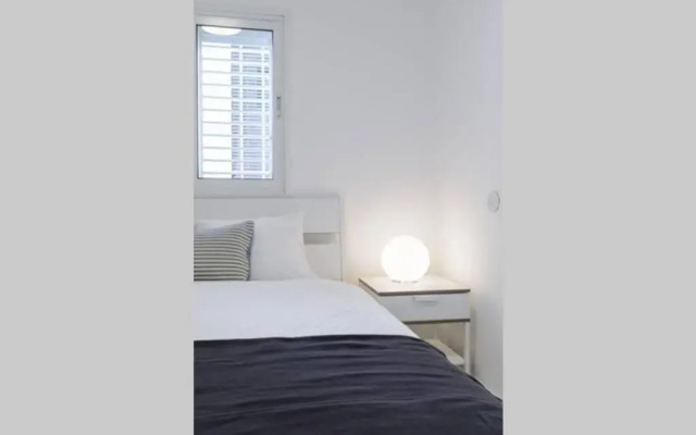 Botiuqe apartment . 100 meters from the beach