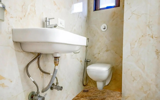 Fabhotel Eros 211