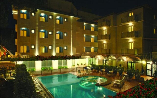 Hotel Ricchi вид на фасад