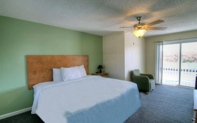 Surfside Lodge