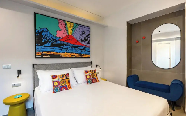 Pop House in the Heart of Sanita by Wonderful Italy