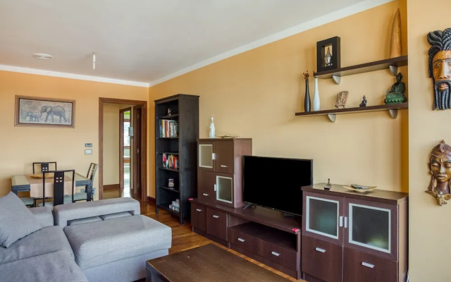 Cheerful Holiday Home in Santa Cruz near Sea Beach