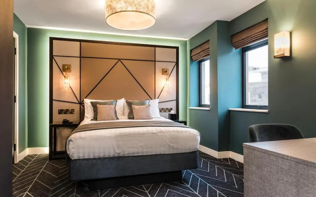 Seven Hotel