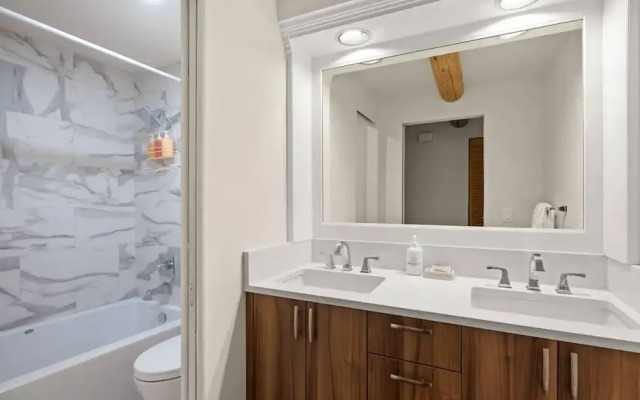 700 Monarch 201