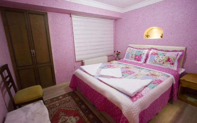 Nil Story House