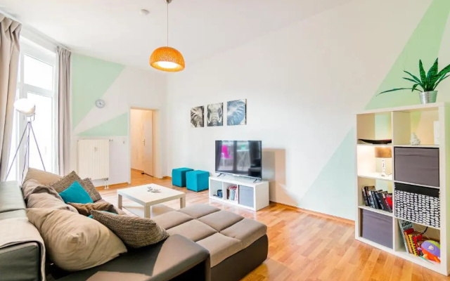 Helle Wohnung mit Balkon in grünen Innenhof - W-LAN, 4 Schlafplätze