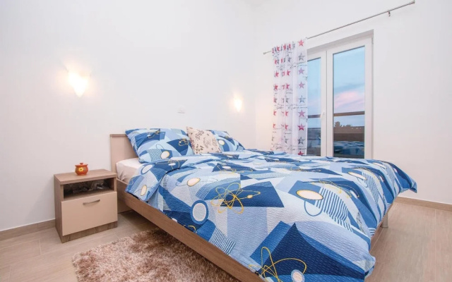 Awesome Home in Veli Rat With Wifi and 2 Bedrooms