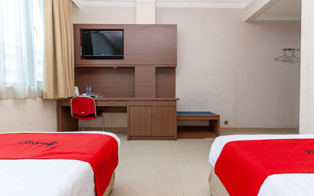RedDoorz Premium @ Hotel Ratu Residence