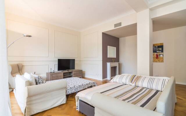 Luxury 3 bedrooms 500m from Duomo 2