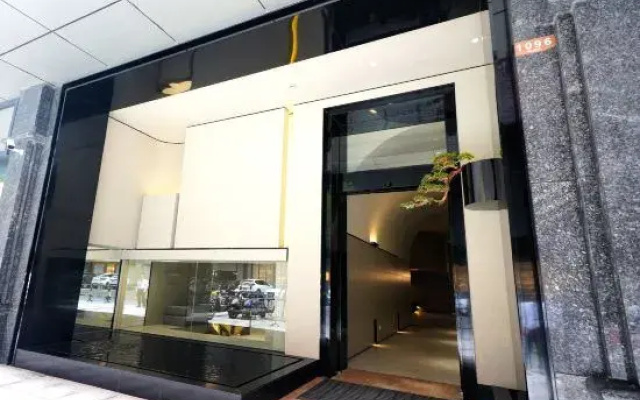 Change Live Hotel