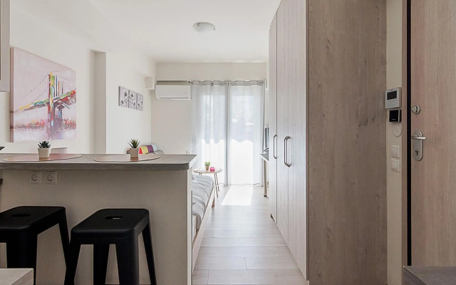 Modern Athens Studio by Cloudkeys