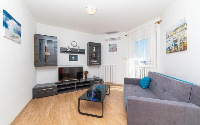 Awesome Apartment in Kastel Luksic With 1 Bedrooms and Wifi