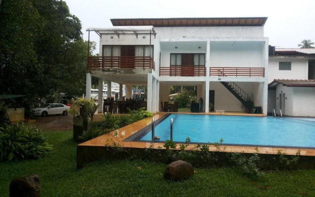 The Mangrovecave Hotel