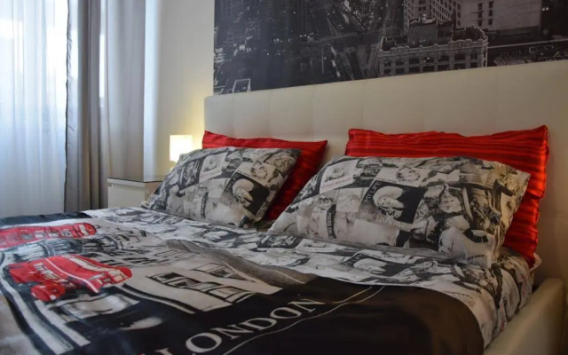Alexandra Apartment Near Metro