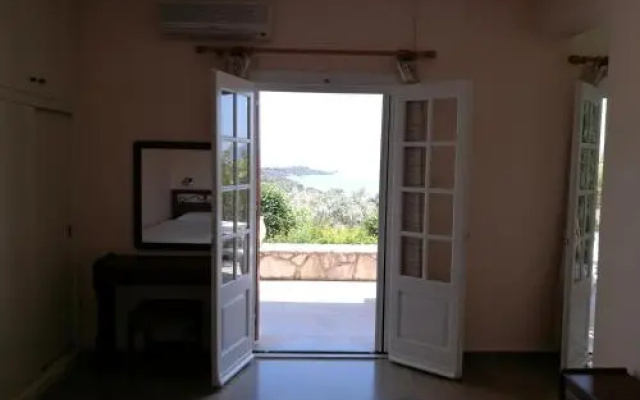 Mentis Apartments