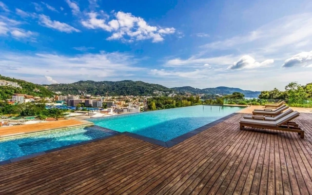 Q Residence