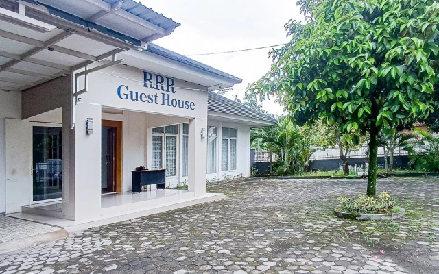 RedDoorz @ RRR Guesthouse Mataram