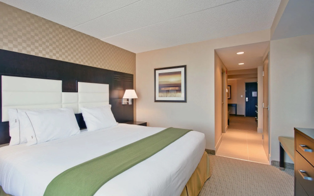 Holiday Inn Express & Suites Ottawa West - Nepean by IHG