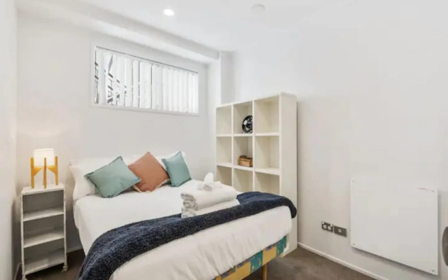 Lovely Two Bedroom Apartment Close To Sky Tower