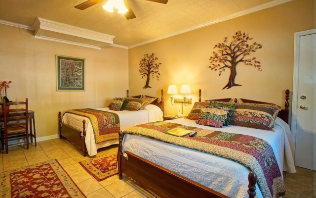 Hemlock Inn