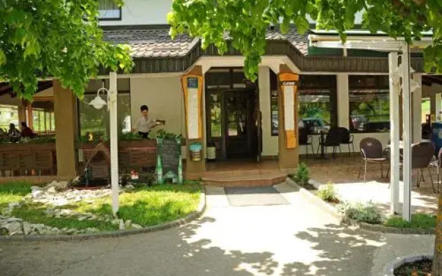 Restaurant Rooms Pino
